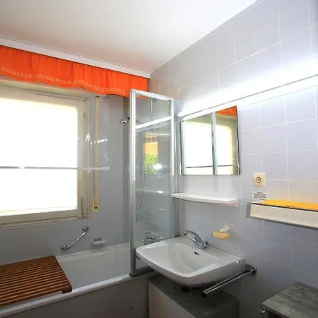 - Zeit Apartment